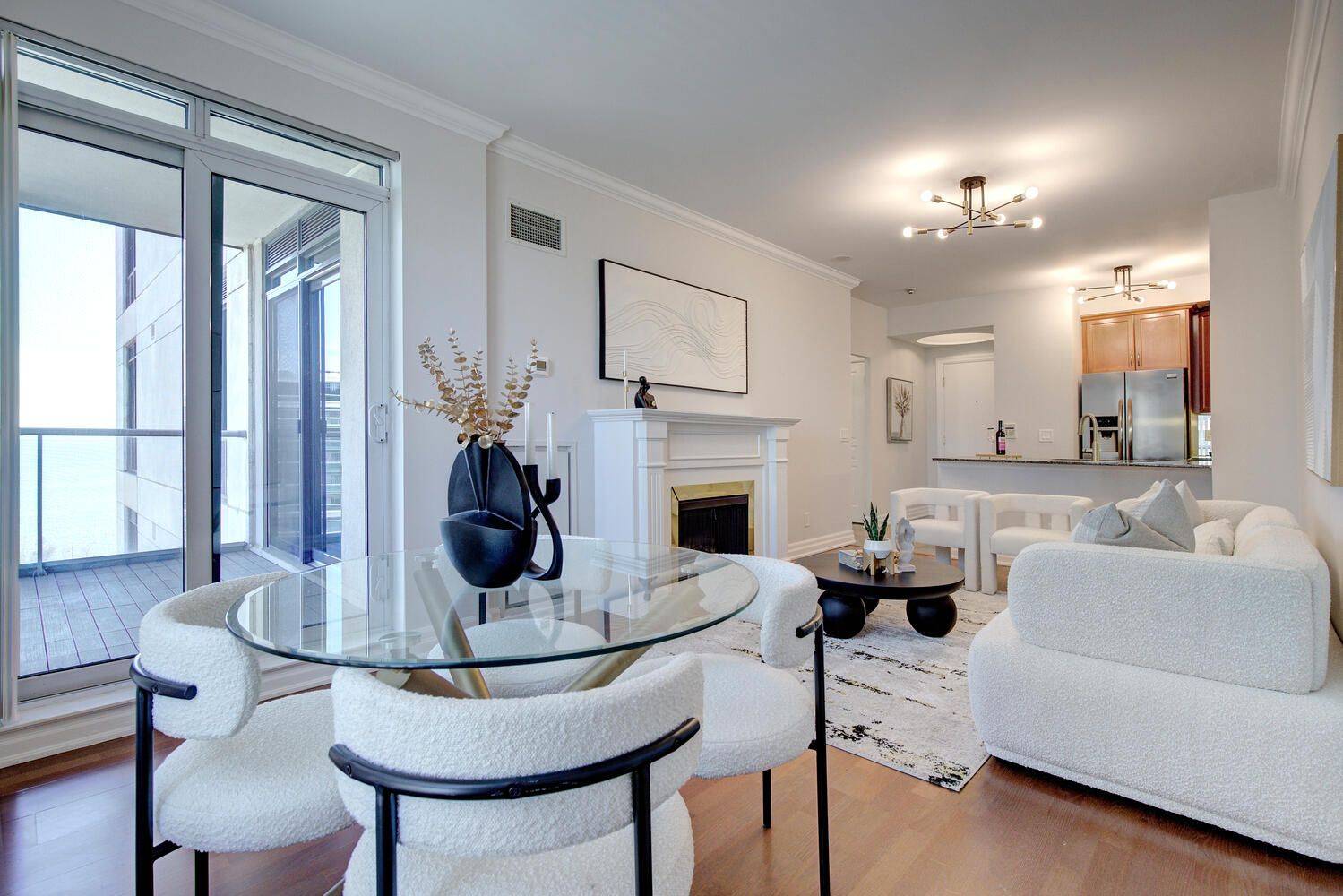 2083 Lake Shore BLVD W #909, Toronto W06, ON M8V 4G2