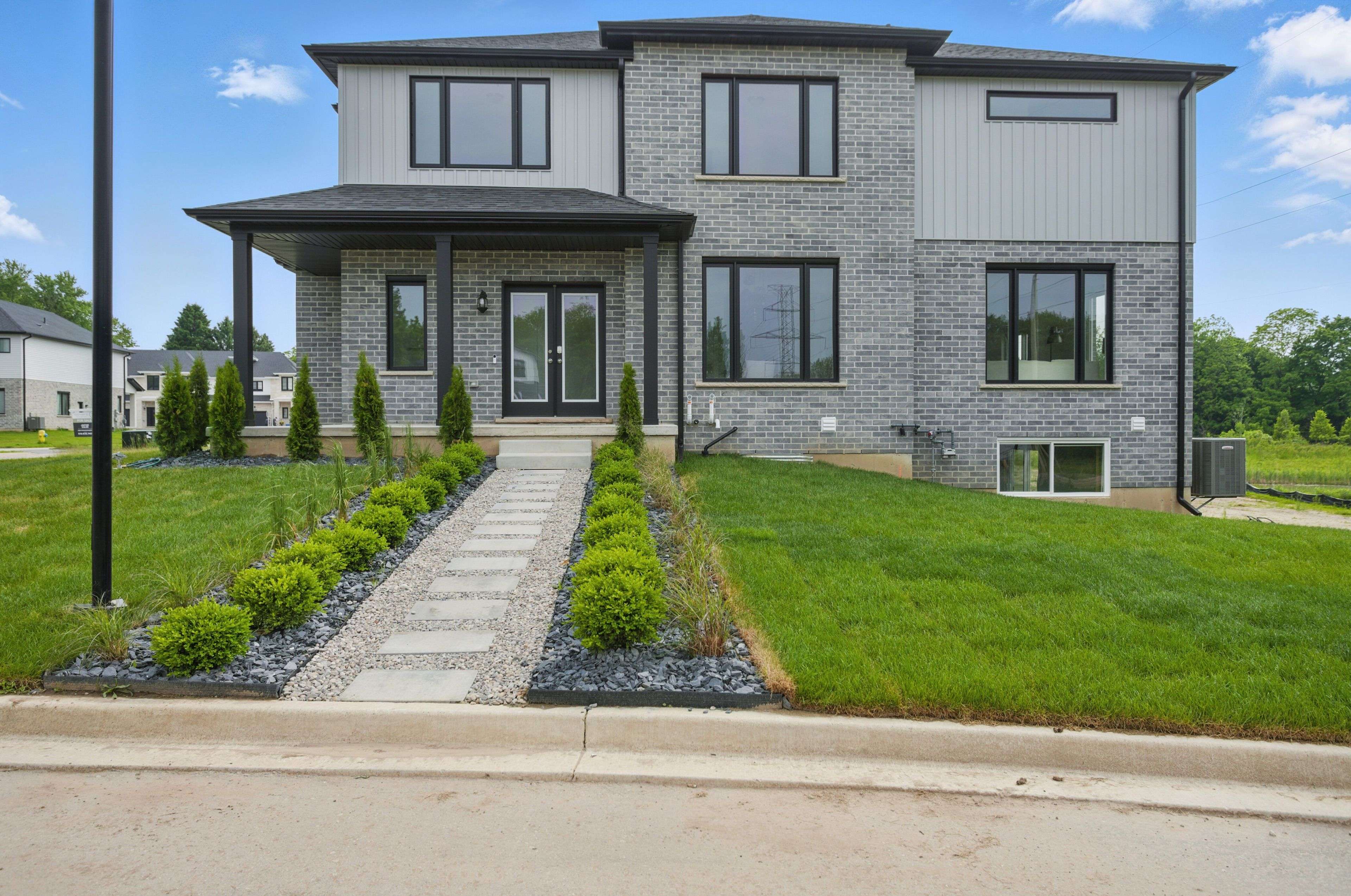 2683 BOBOLINK LN, London South, ON N6M 0J9