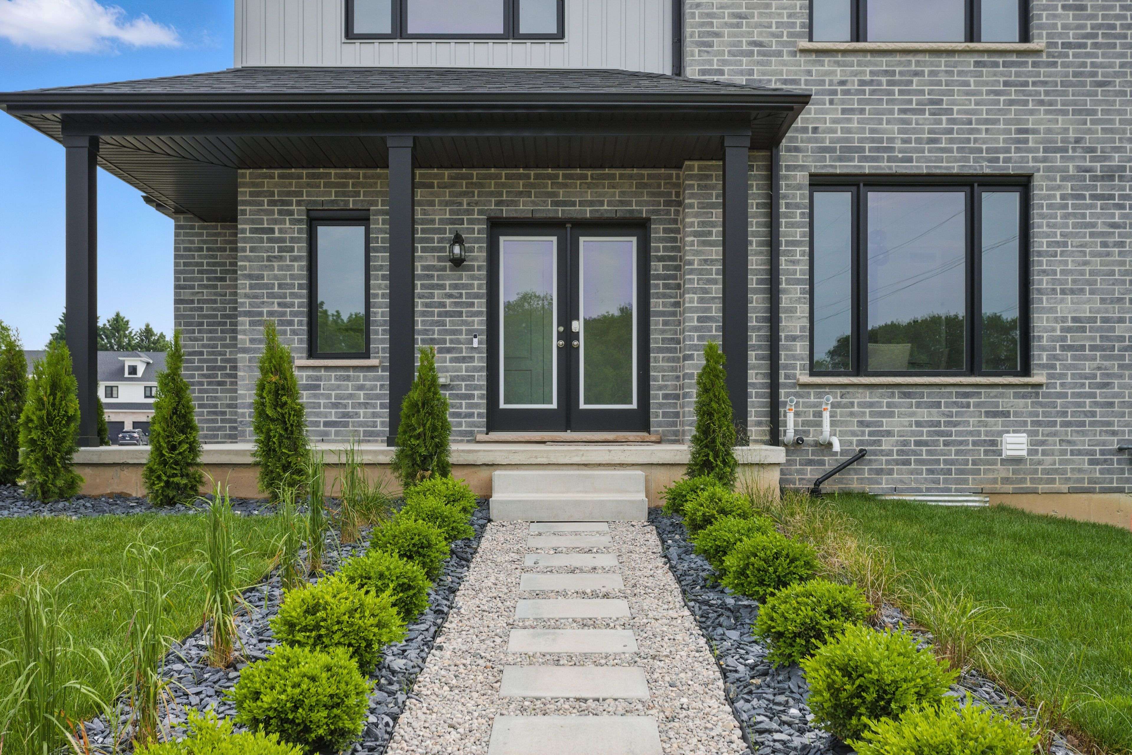 London South, ON N6M 0J9,2683 BOBOLINK LN
