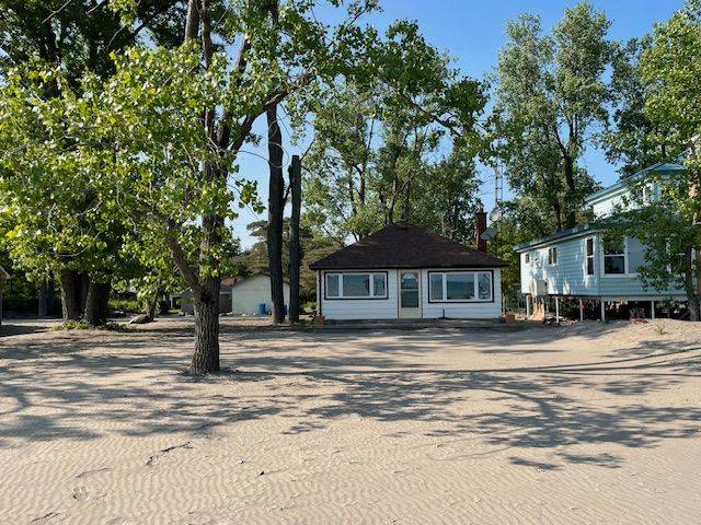 35 BEACH AVE E, Norfolk, ON N0E 1M0