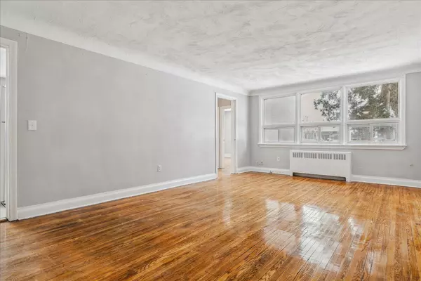 Oakville, ON L6H 2A7,1023 Churchill AVE #1