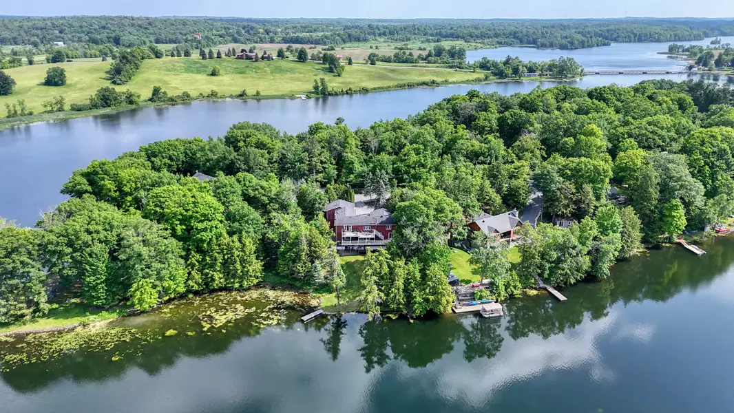 5525 RIDEAU RD, South Frontenac, ON K0H 1H0