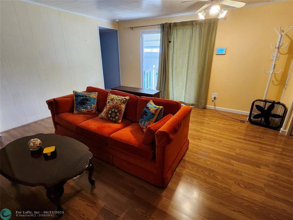Davie, FL 33324,8610 SW 19th St
