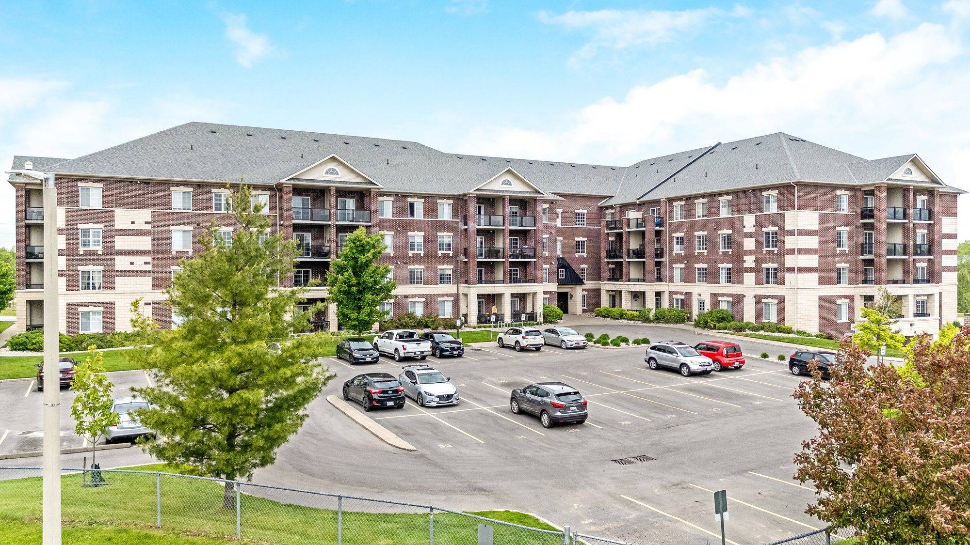 Guelph, ON N1E 0G7,308 Watson Pkwy N #311