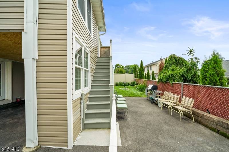 Woodland Park, NJ 07424,46 Bush Ave #1