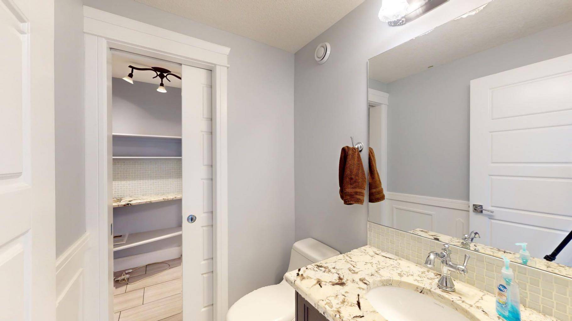 Fort Mcmurray, AB T9J 1G1,135 Airmont CT