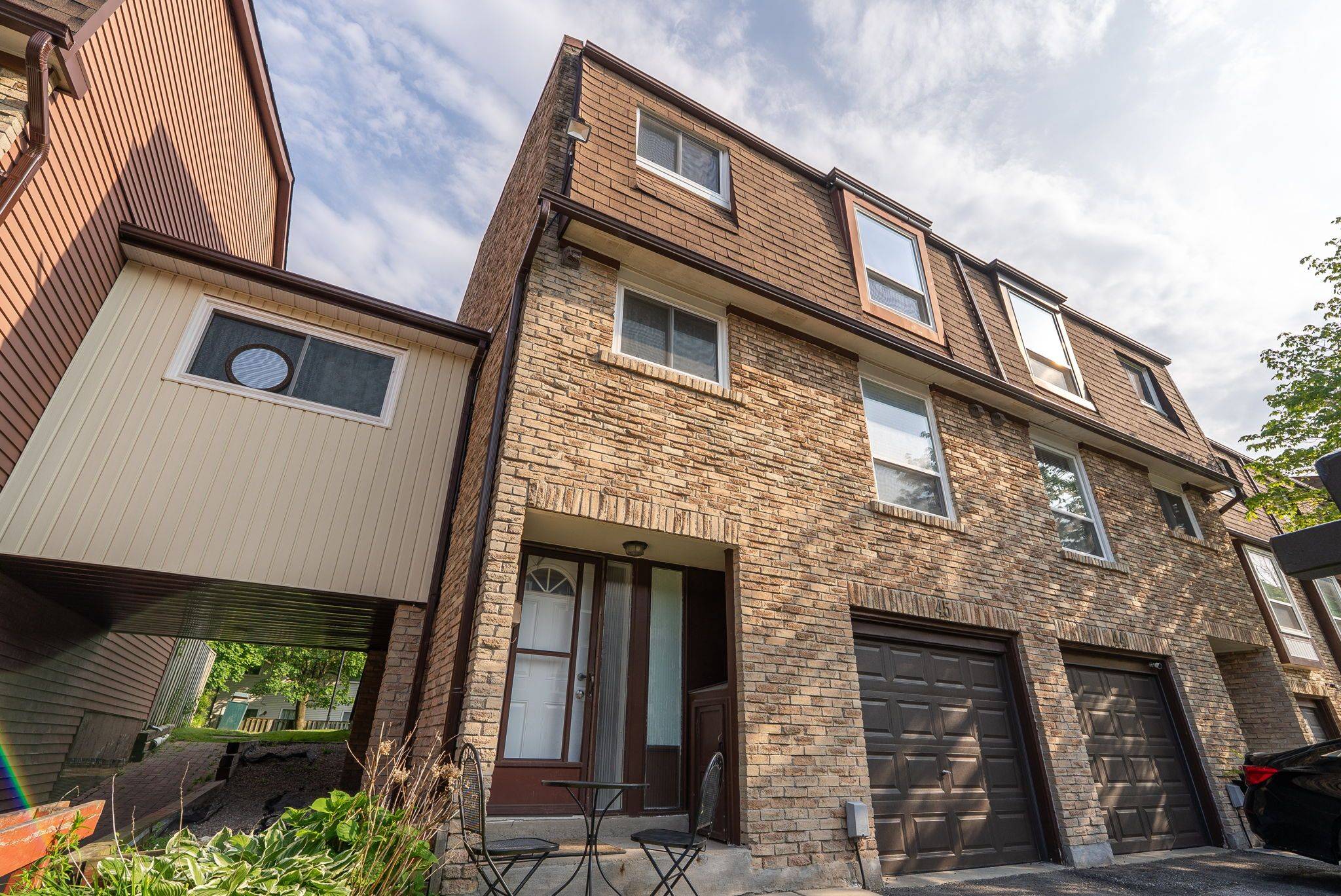 Oshawa, ON L1G 7C6,222 Pearson ST #45