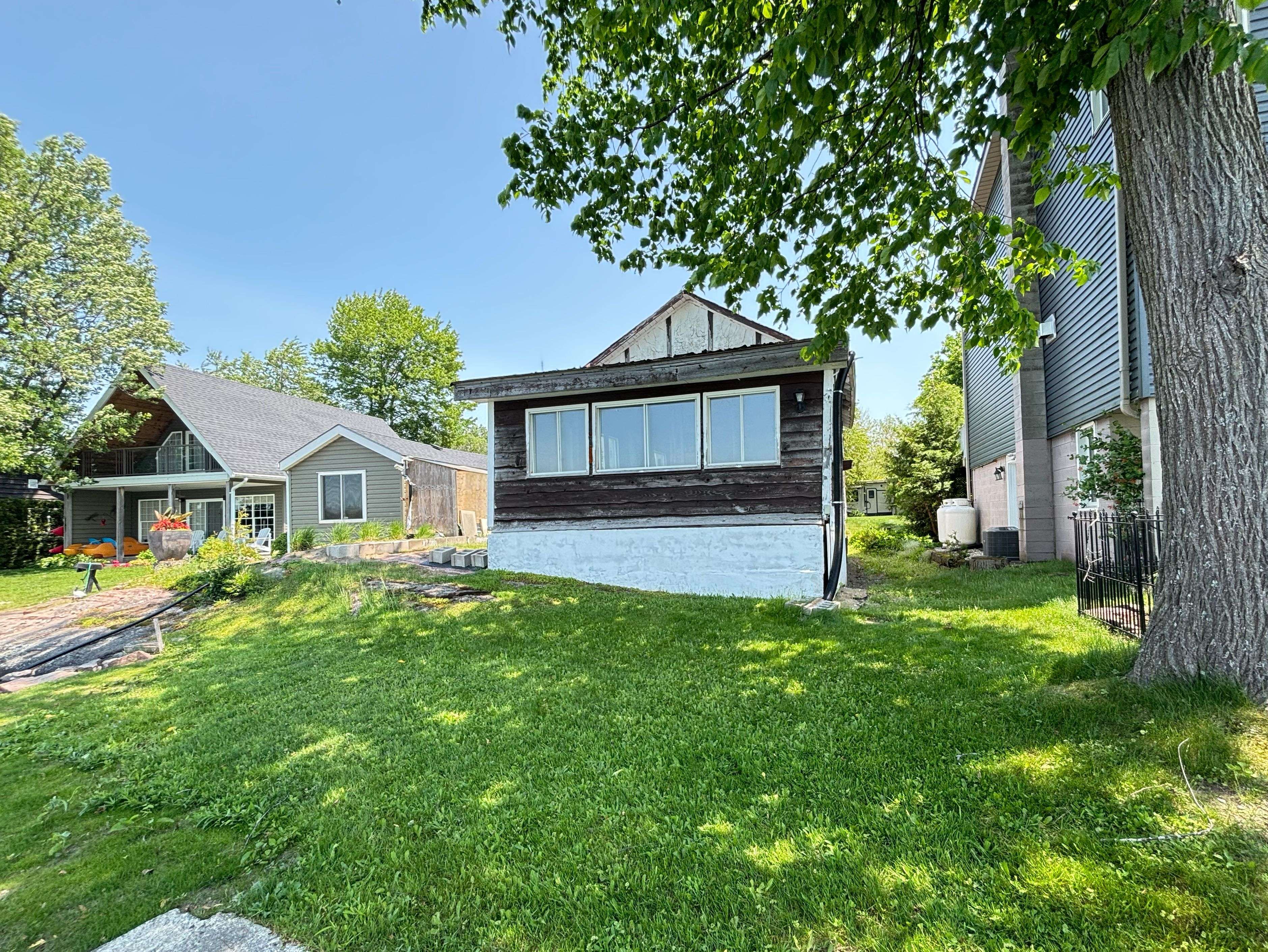 Ramara, ON L0K 2B0,7682 Oak Point RD
