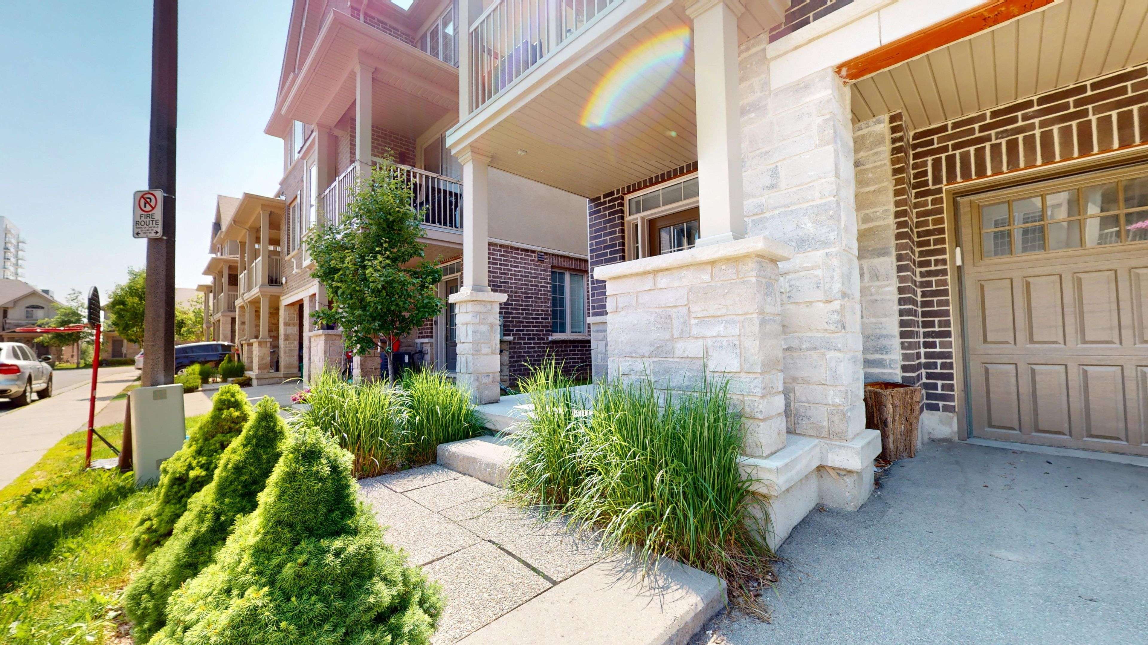 Oakville, ON L6H 7E3,391 Cranbrook Common
