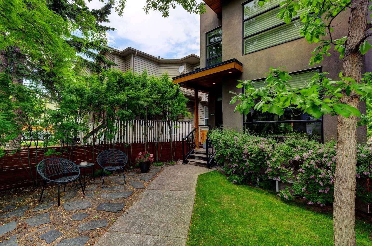 Calgary, AB T2T 2H4,1920 37 AVE Southwest