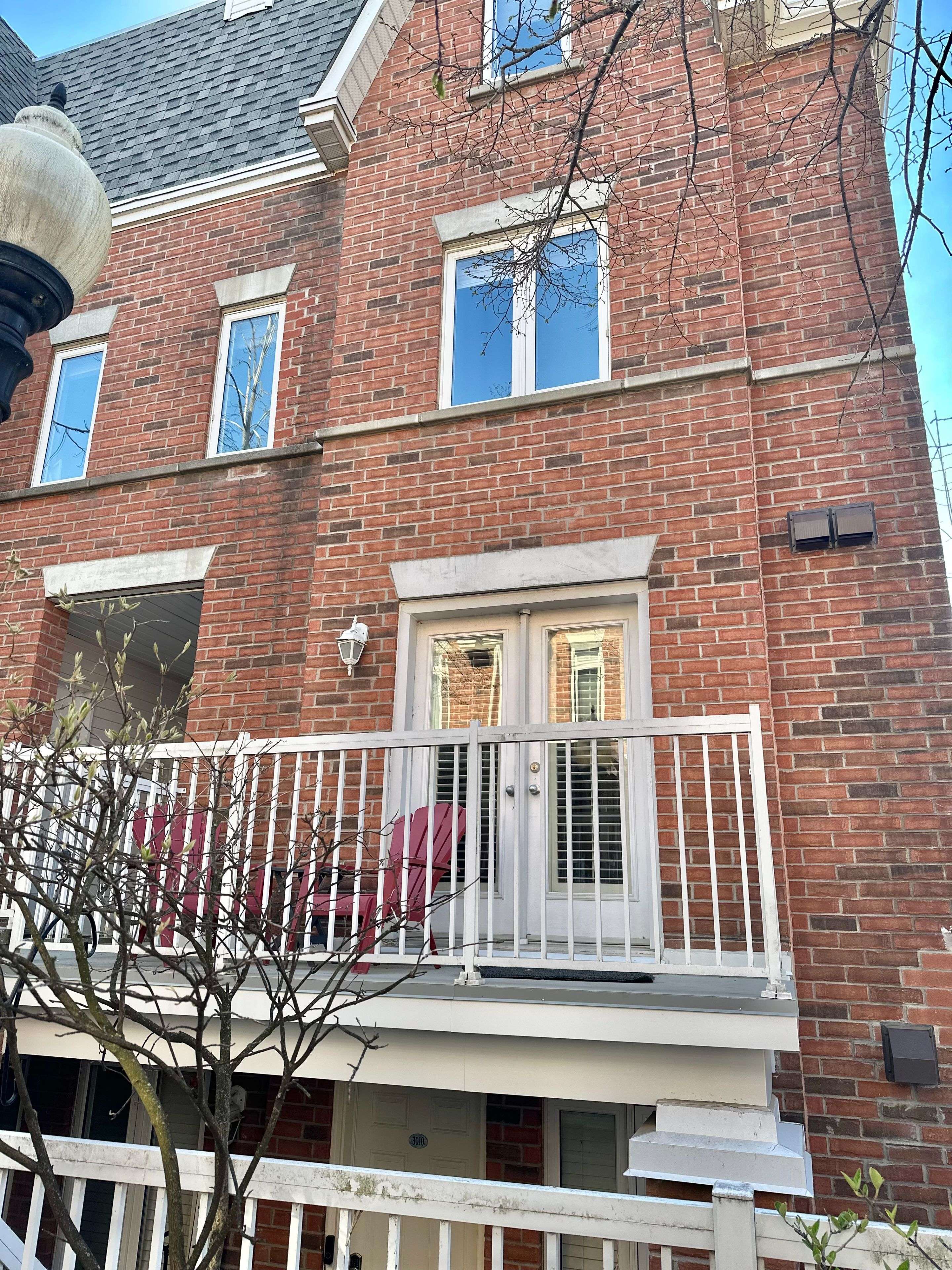 Toronto C01, ON M6J 3W7,12 Sudbury ST #3016