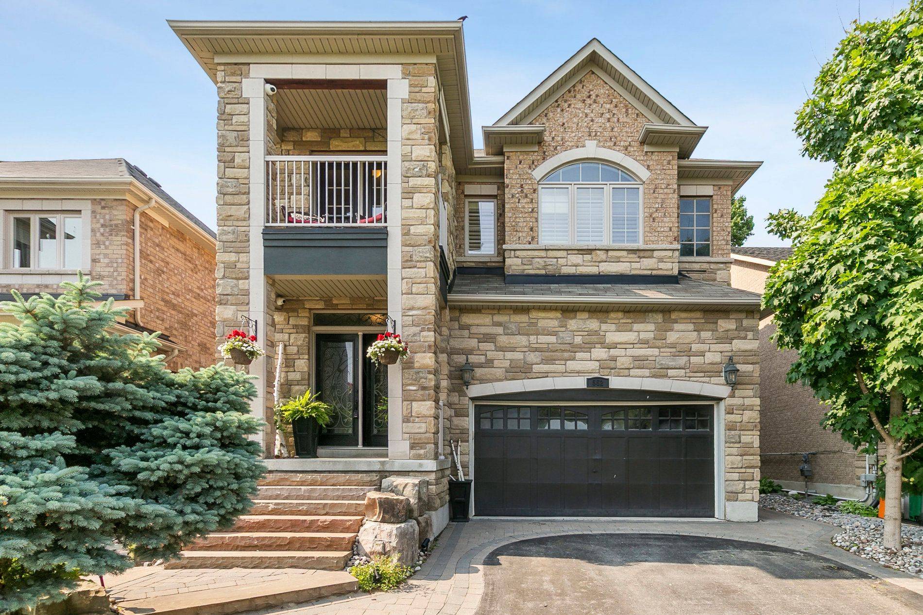 552 George Reynolds DR, Clarington, ON L1E 0A8
