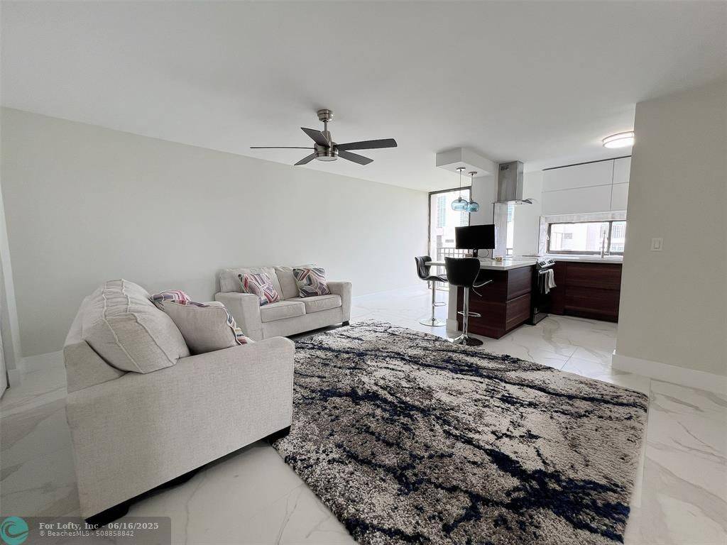 Sunny Isles Beach, FL 33160,16919 N Bay Rd  #911