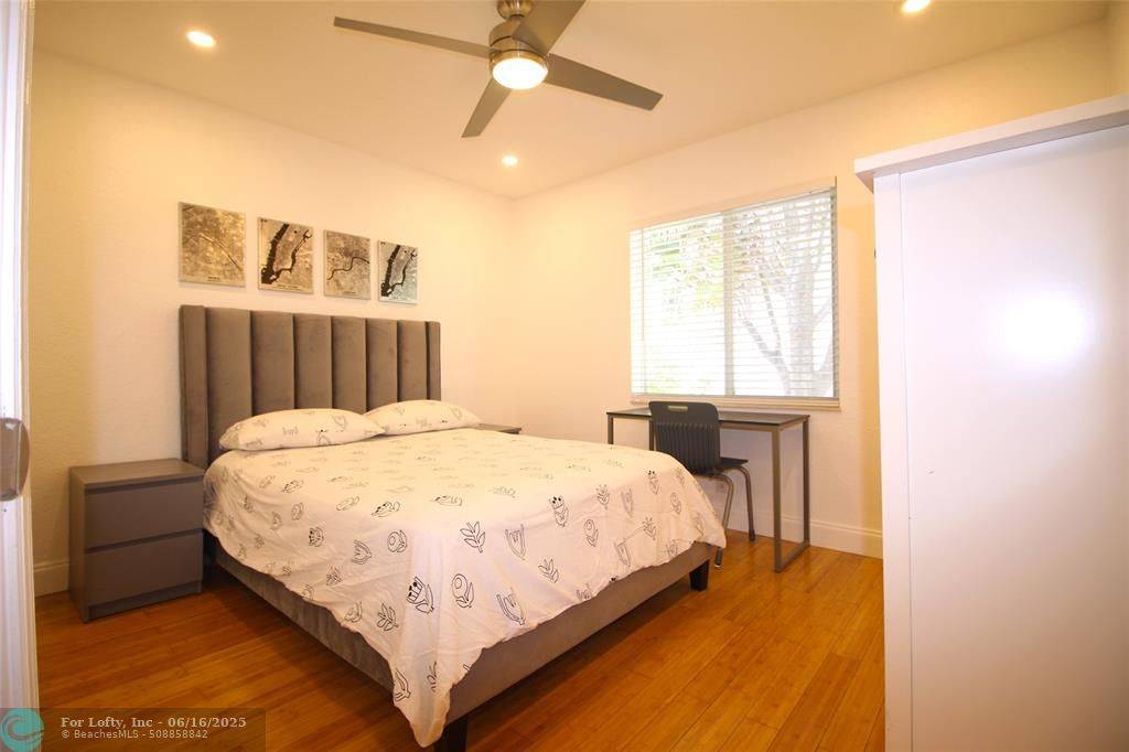 Wilton Manors, FL 33334,820 NE 28th St  #5