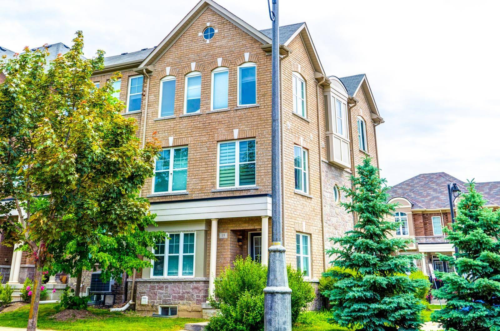 15 Torah Gate, Vaughan, ON L6A 4Y4