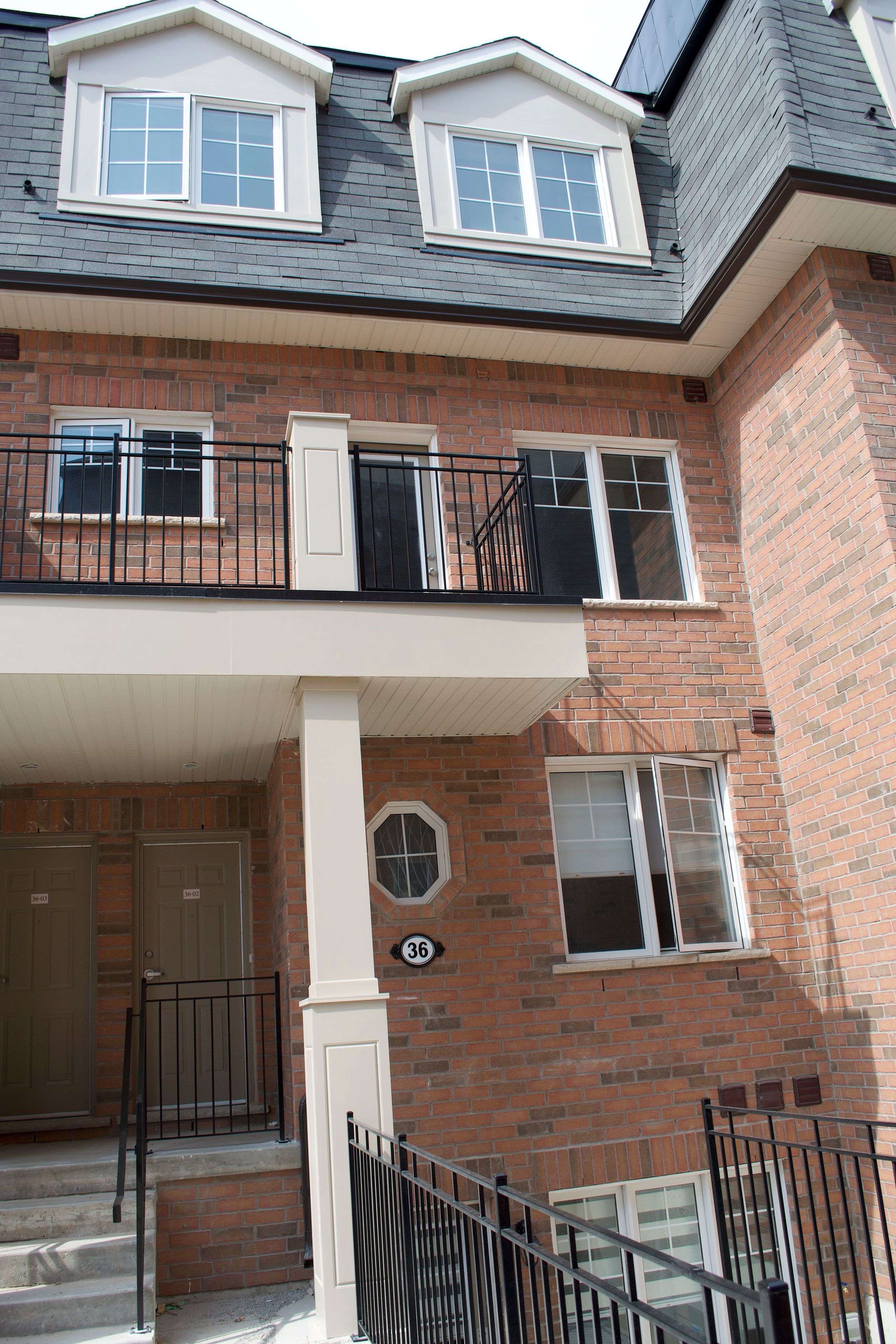 2420 Baronwood DR #36-02, Oakville, ON L6M 0X6