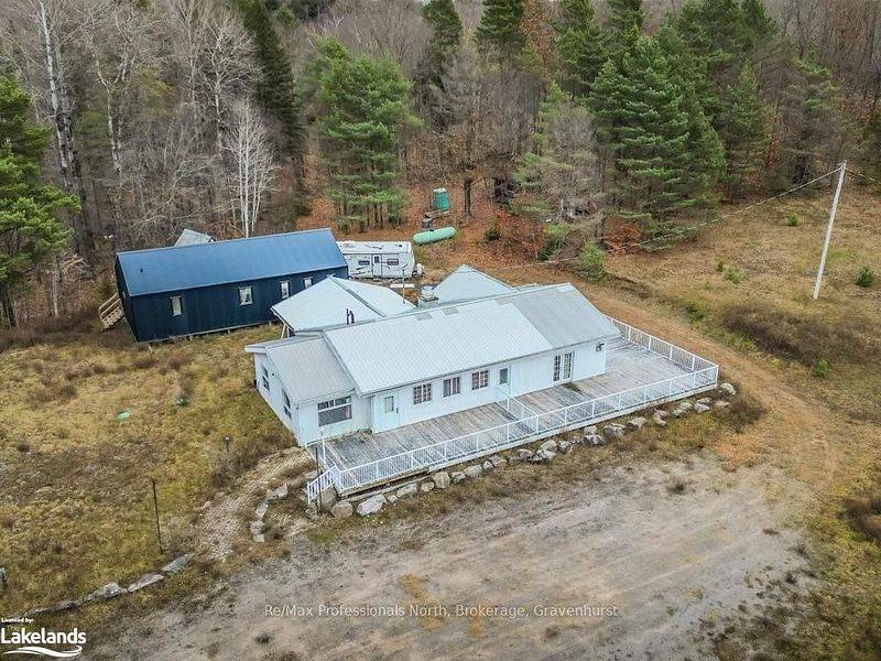 2180-2186 141 HWY, Muskoka Lakes, ON P0B 1M0
