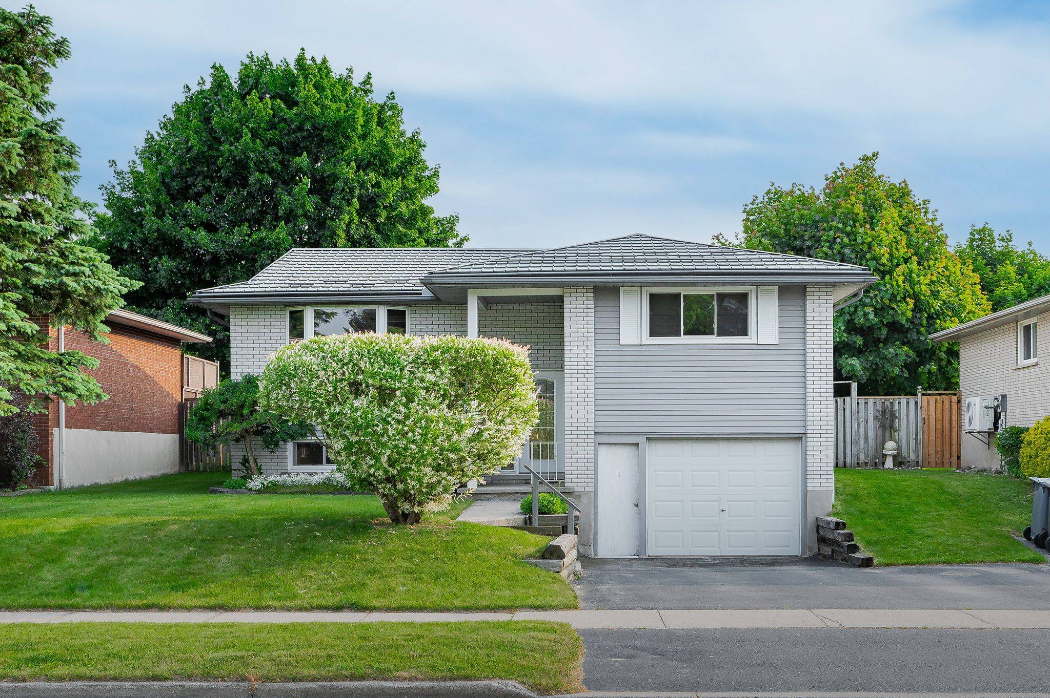 Guelph, ON N1E 3R4,48 Uplands PL