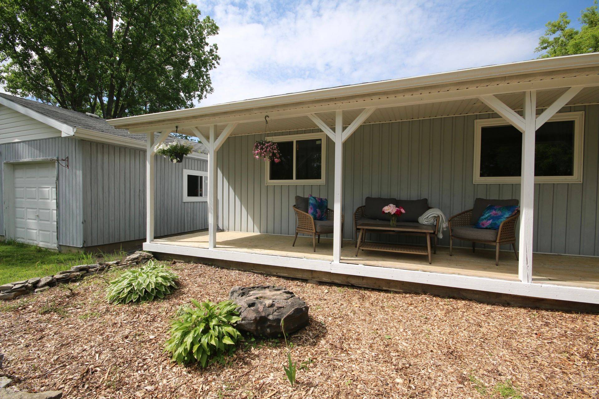 825 County Road 8 RD, Prince Edward County, ON K0K 2T0