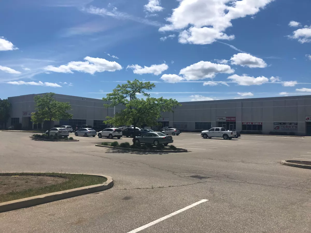 Mississauga, ON L5L 5Y6,3300 Ridgeway DR #3