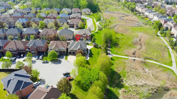 6 Mackeller CT, Ajax, ON L1T 0G2