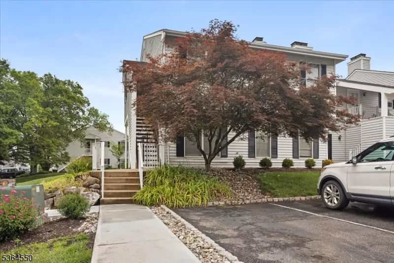 320 Sparrow Ct, Readington Twp., NJ 08887