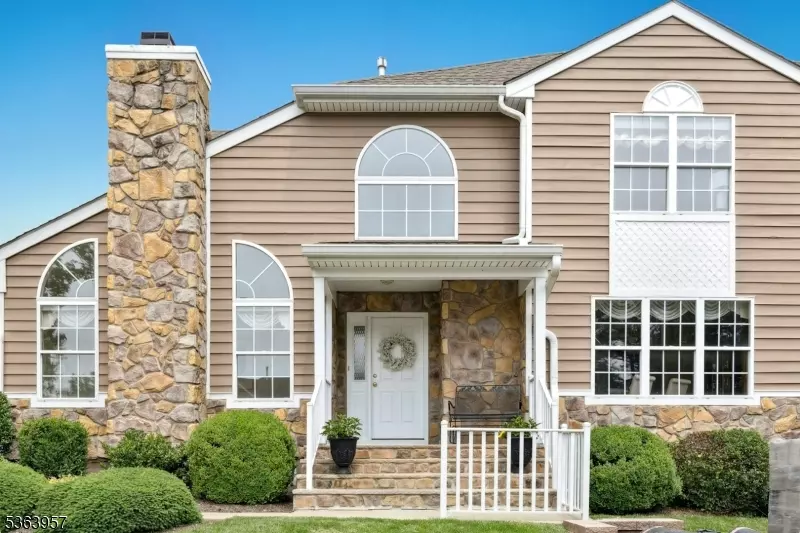 56 Knoll Court, Long Hill Twp., NJ 07946
