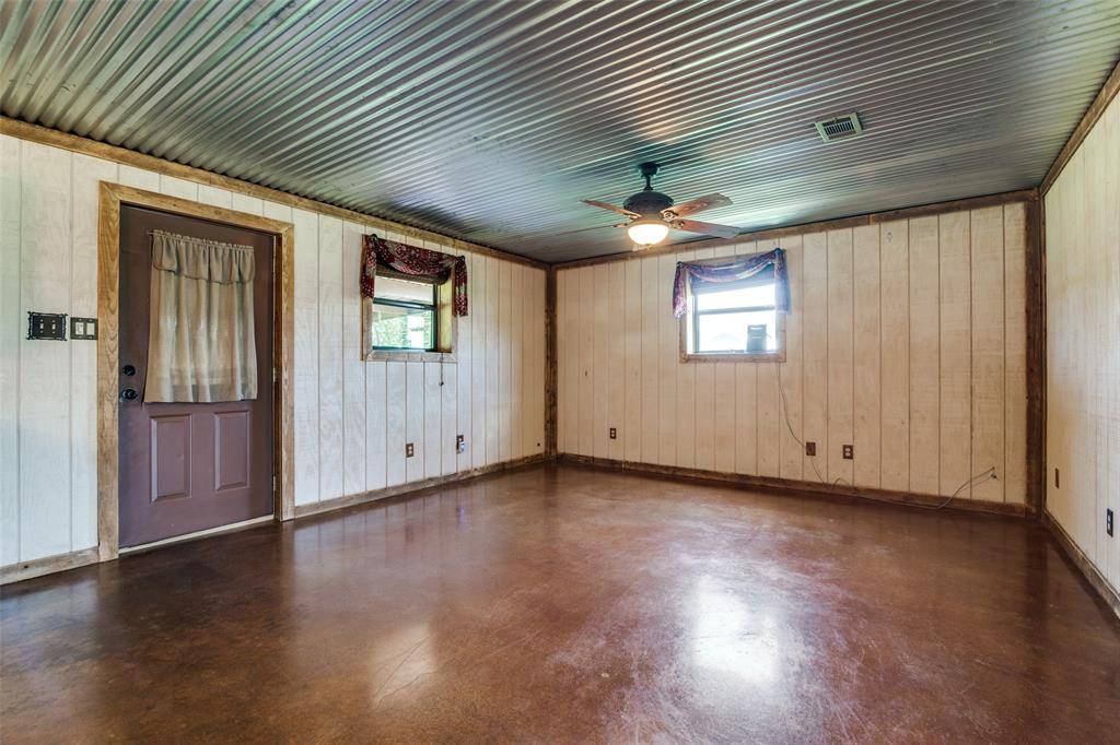 Campbell, TX 75422,6219 County Road 4120