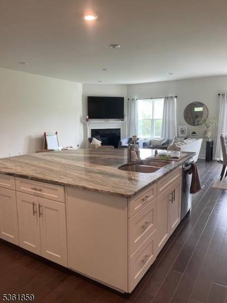 Morris Twp., NJ 07960,23 Colgate Dr