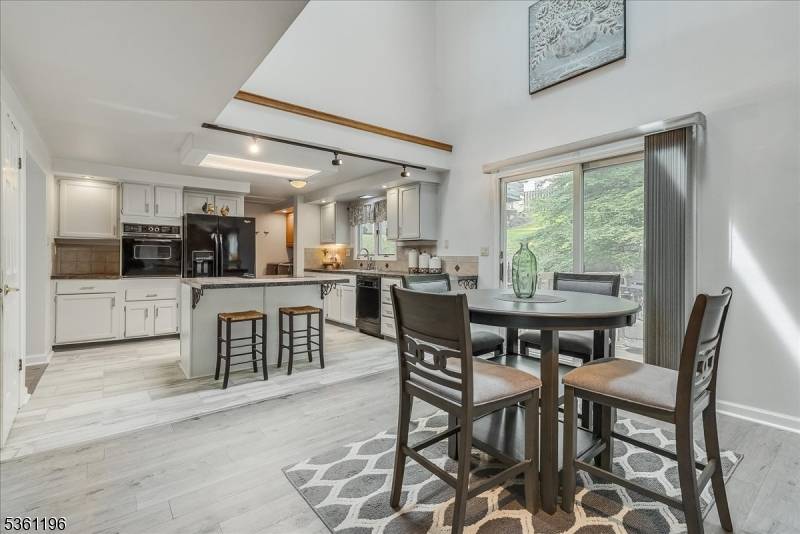 Hopatcong Boro, NJ 07843,46 Sutton Trl