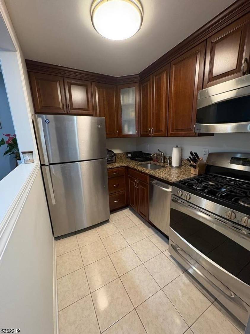 Nutley Twp., NJ 07110,25 River Rd #23