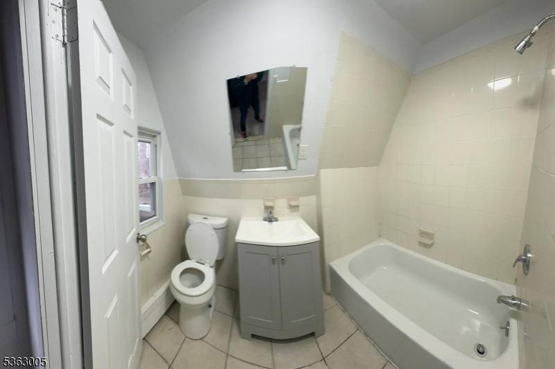 East Orange City, NJ 07017,74 Eaton Pl