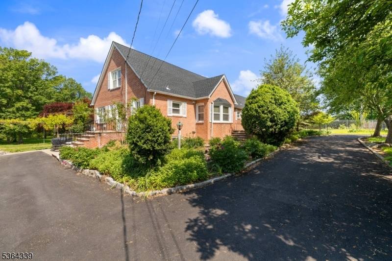 87 S Ridgedale Ave, East Hanover Twp., NJ 07936