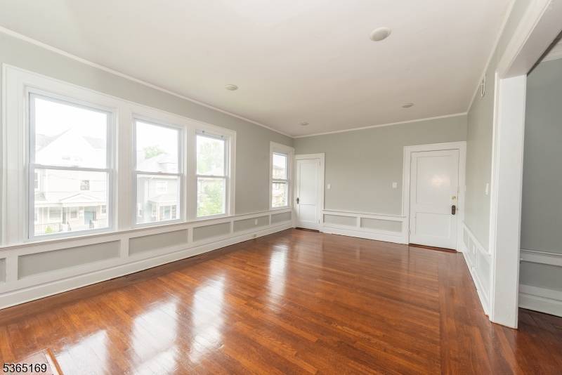 South Orange Village Twp., NJ 07079,5 Montrose St #2