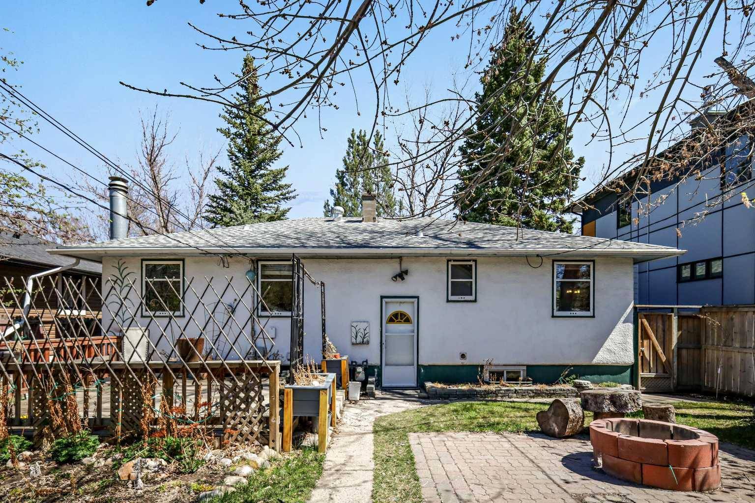 Calgary, AB T3E 4R5,3115 Kilkenny RD SW
