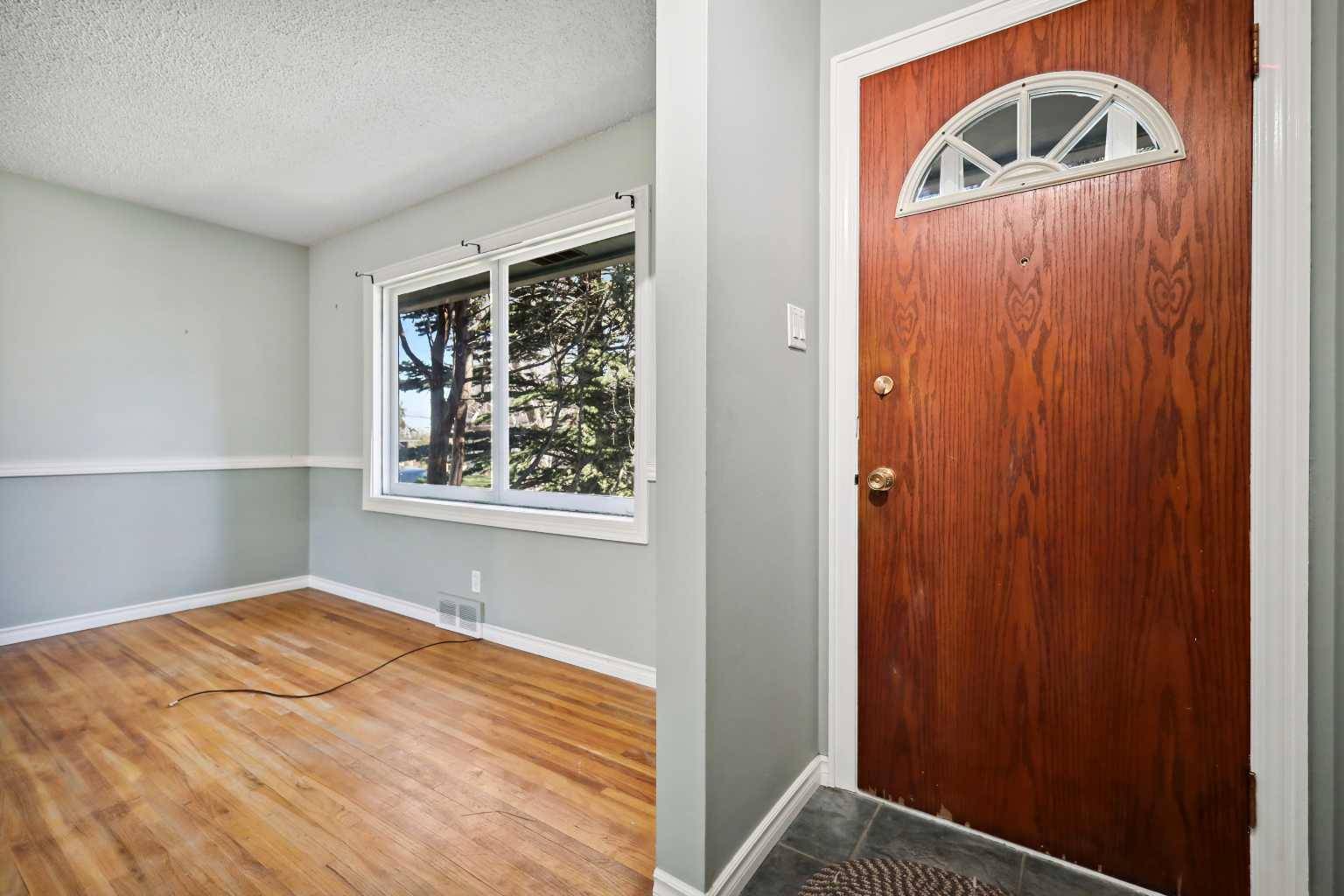 Calgary, AB T3E 4R5,3115 Kilkenny RD SW