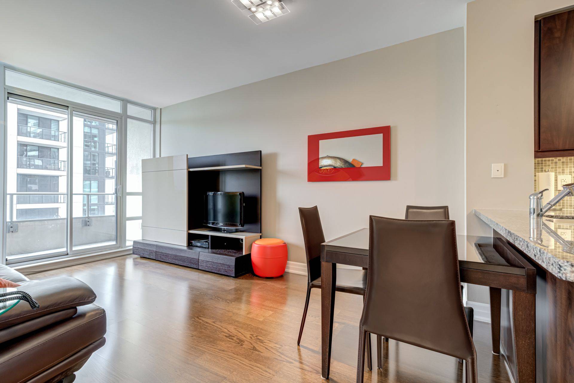 Toronto C03, ON M6C 1A8,500 St Clair AVE W #904