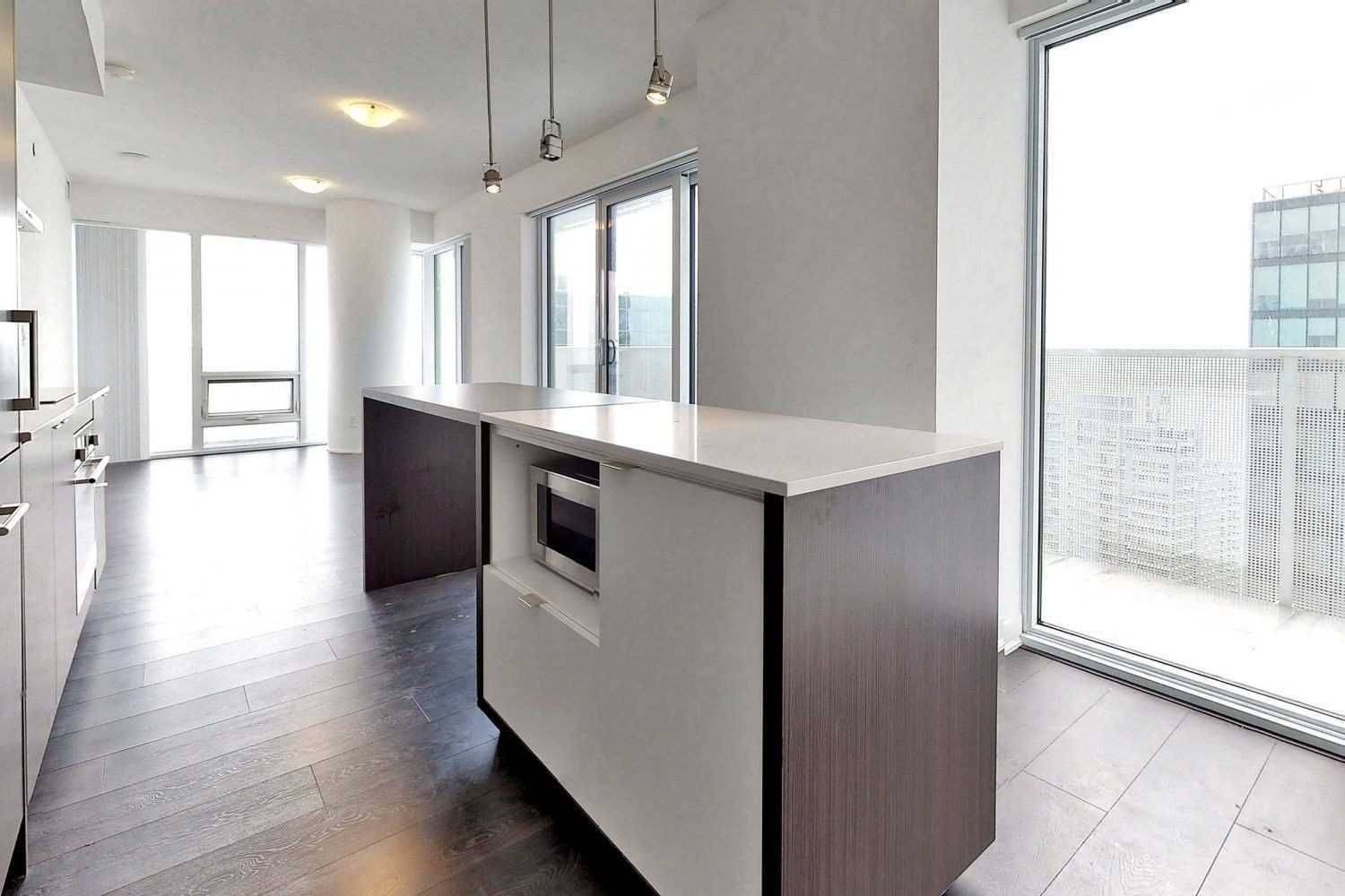 Toronto C01, ON M5J 1B7,88 Harbour ST #3410