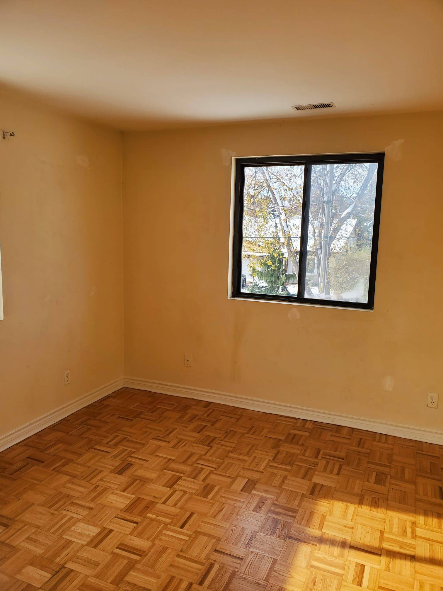 Pickering, ON L1W 2T3,677 Marksbury RD #Unit 7