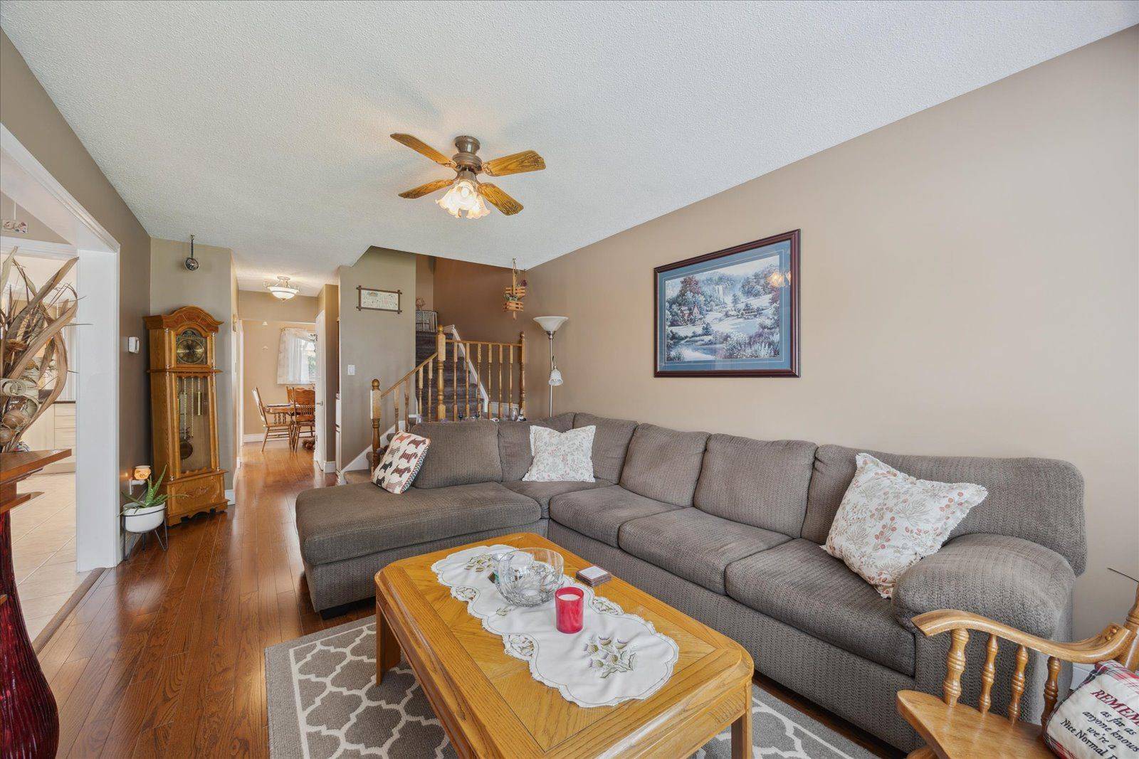 Whitby, ON L1N 1Y8,947 Harding ST
