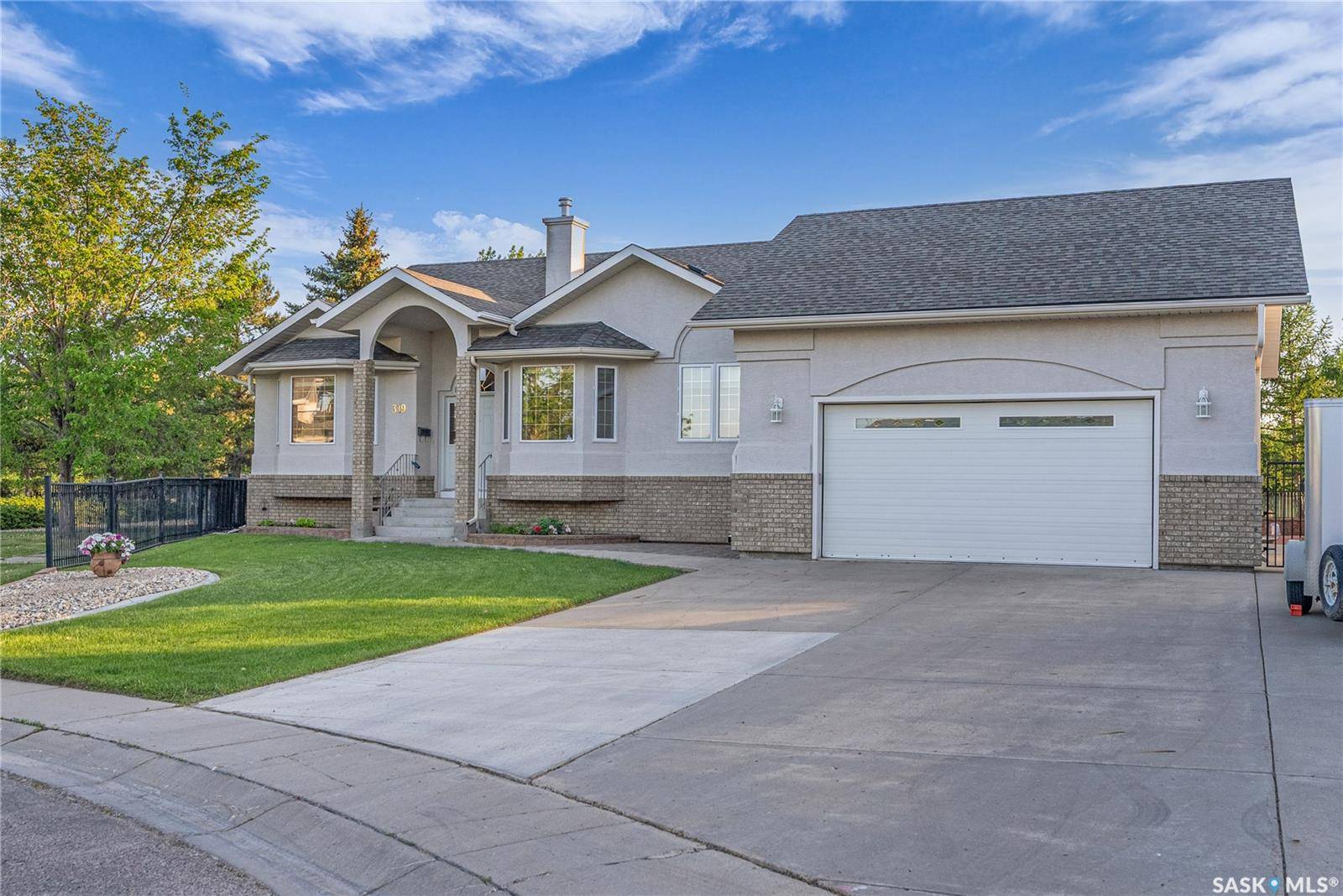 Saskatoon, SK S7V 1C1,319 Brookmore CRESCENT