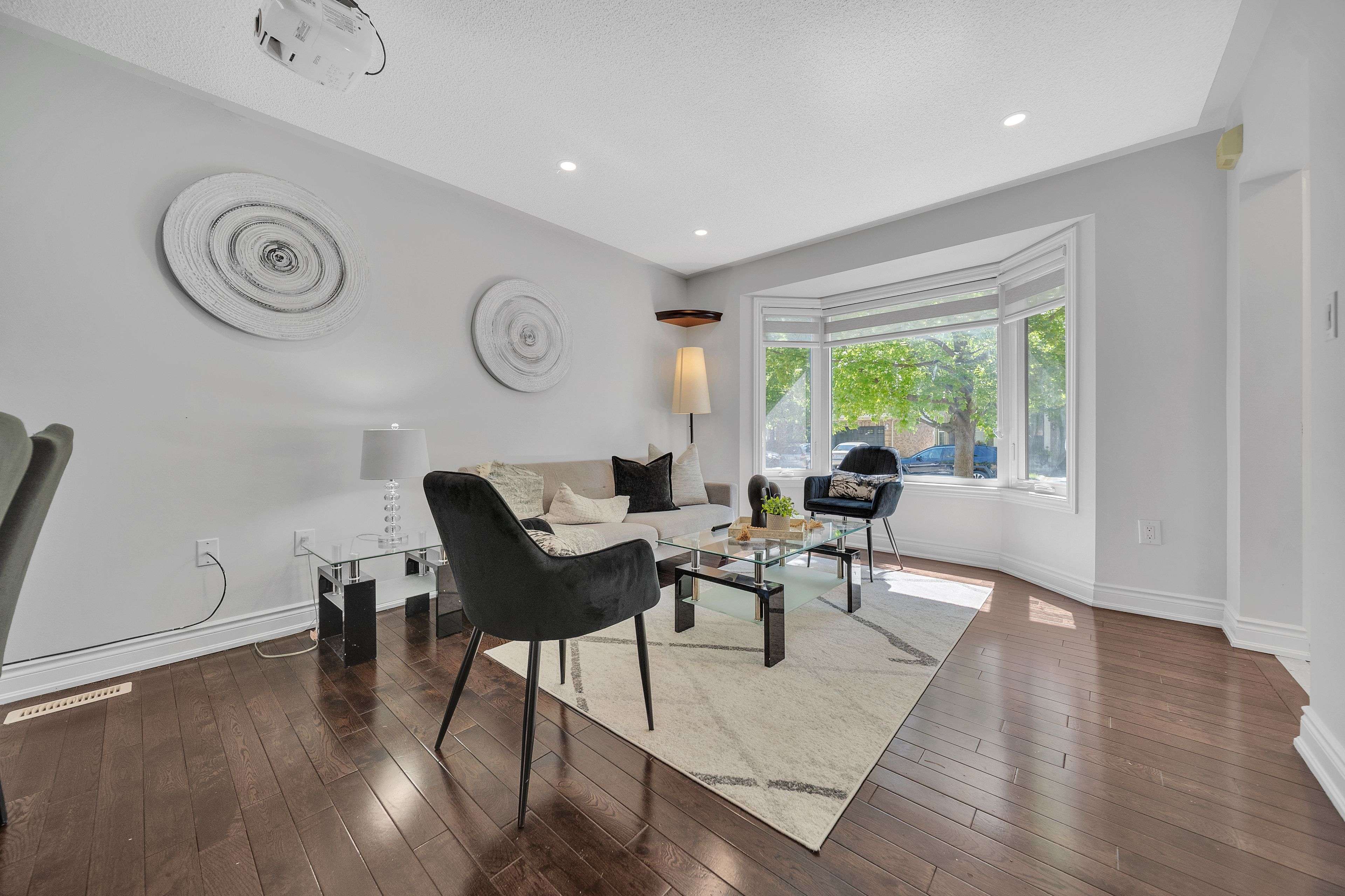 Brampton, ON L7A 1N8,22 Clayborne AVE