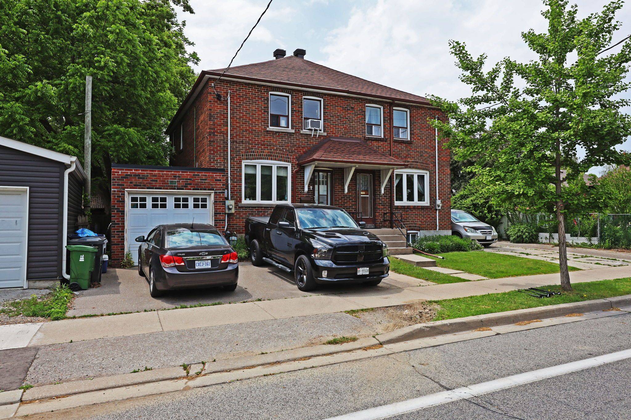 156 Royal York RD, Toronto W06, ON M8V 2V3