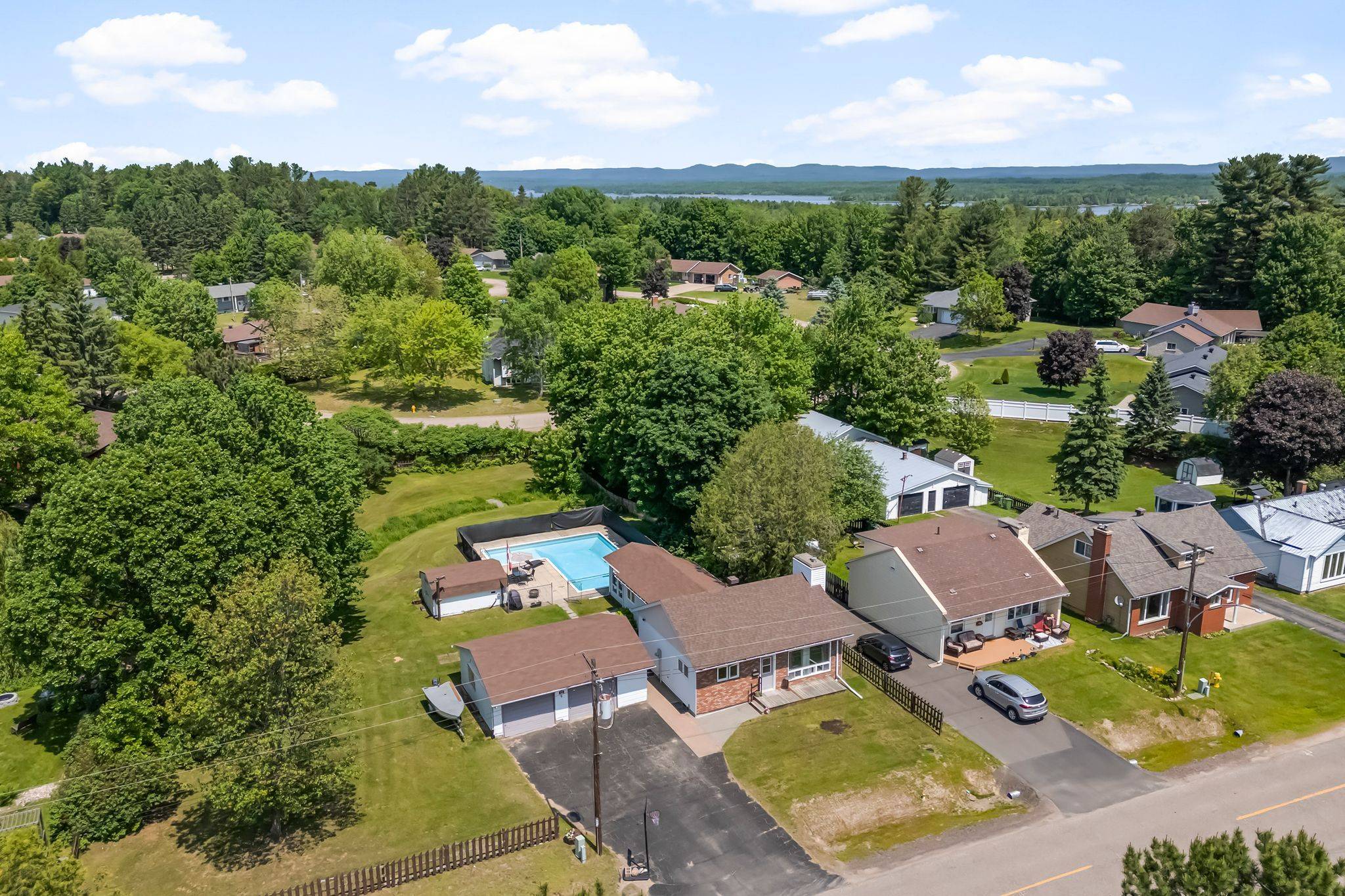 Petawawa, ON K8A 7H9,6 Springhill CRES