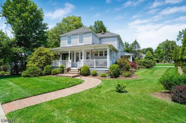 102 Colony Ave, Park Ridge Boro, NJ 07656