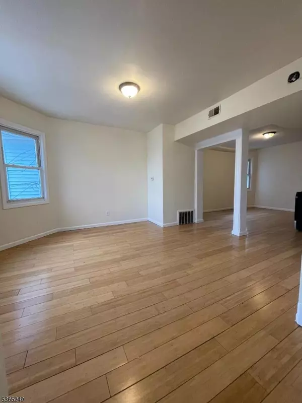 16 N 5Th St #2, Newark City, NJ 07107