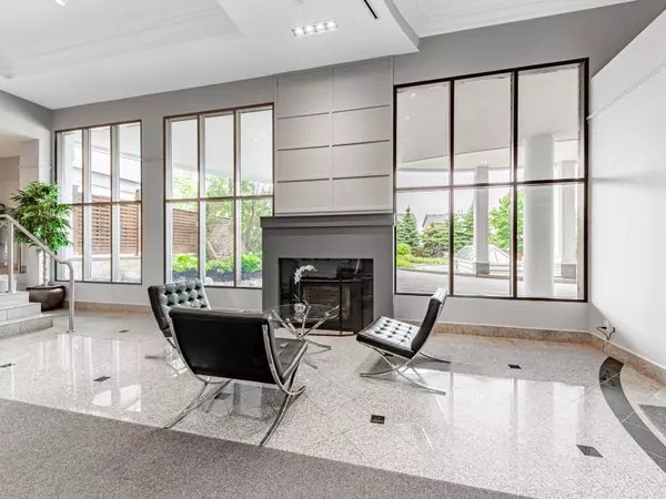 Richmond Hill, ON L4C 0S7,11121 Yonge ST #217