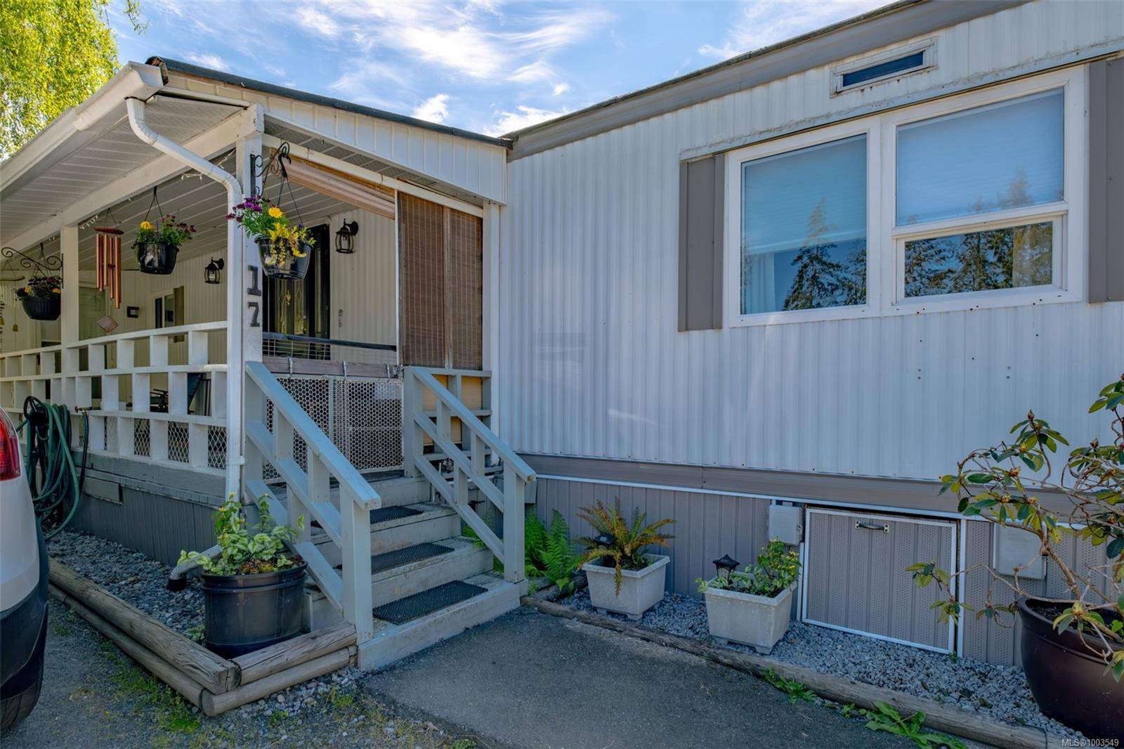 Nanaimo, BC V9R 6L3,61 12th St #17