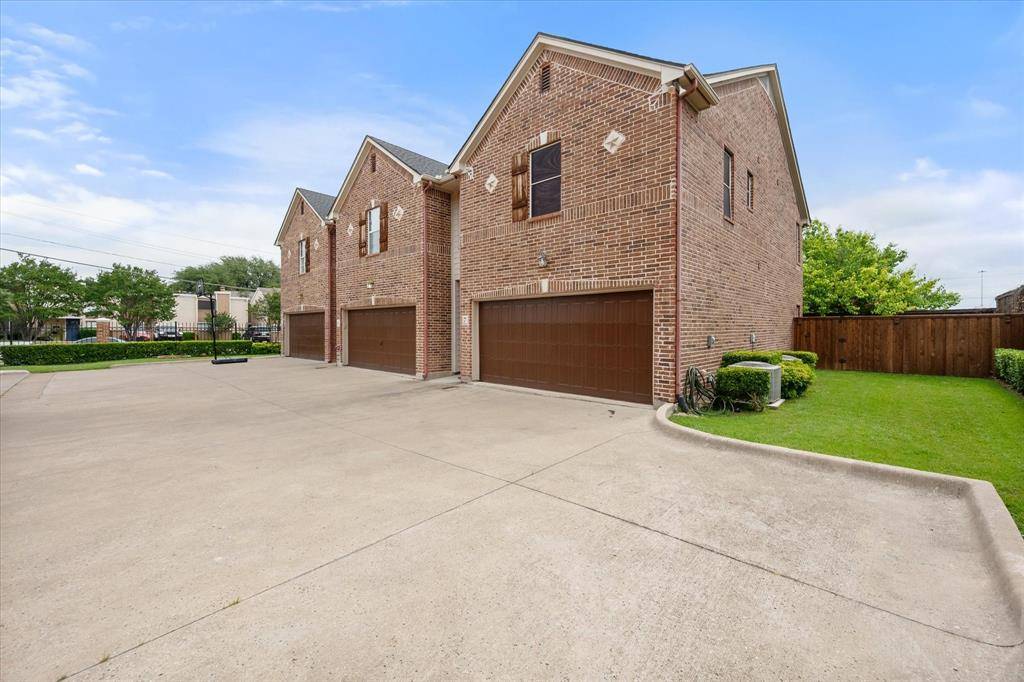 Dallas, TX 75240,13336 Patito Place #7