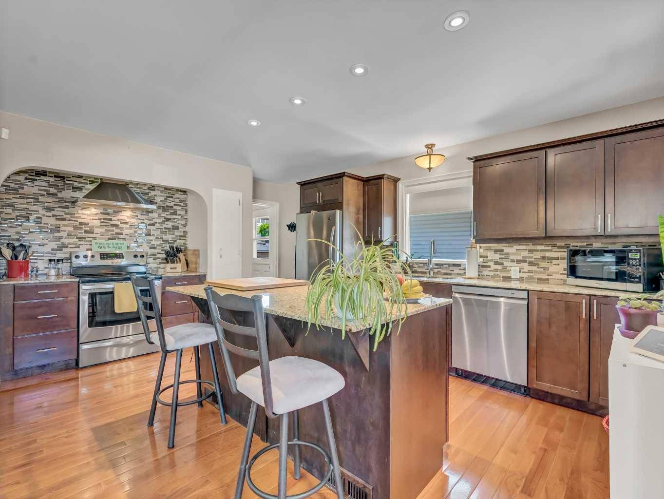 Medicine Hat, AB T1A4R6,333 10 ST SW